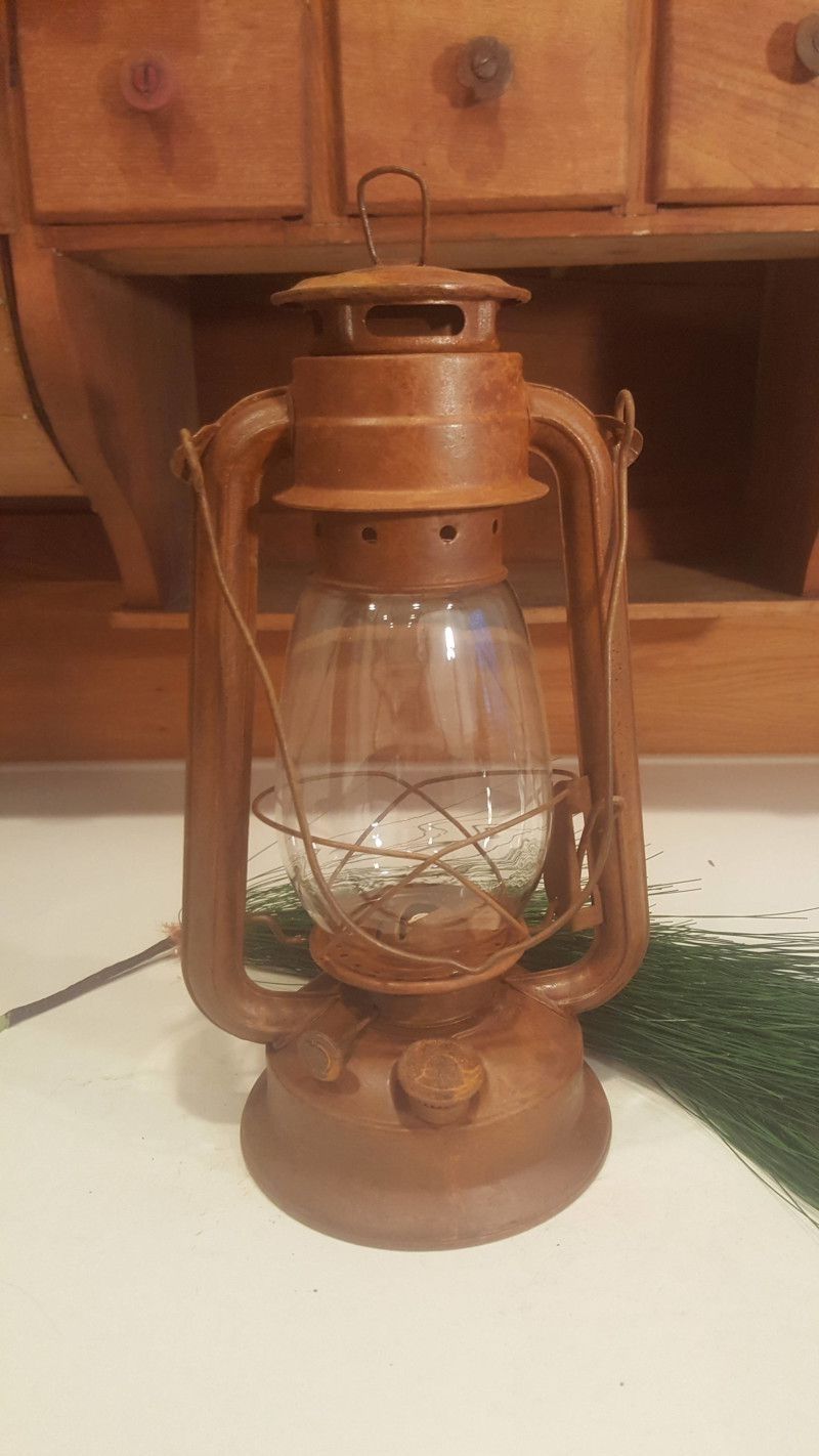 2019 Vintage Antique Kerosene Lantern (View 2 of 20)