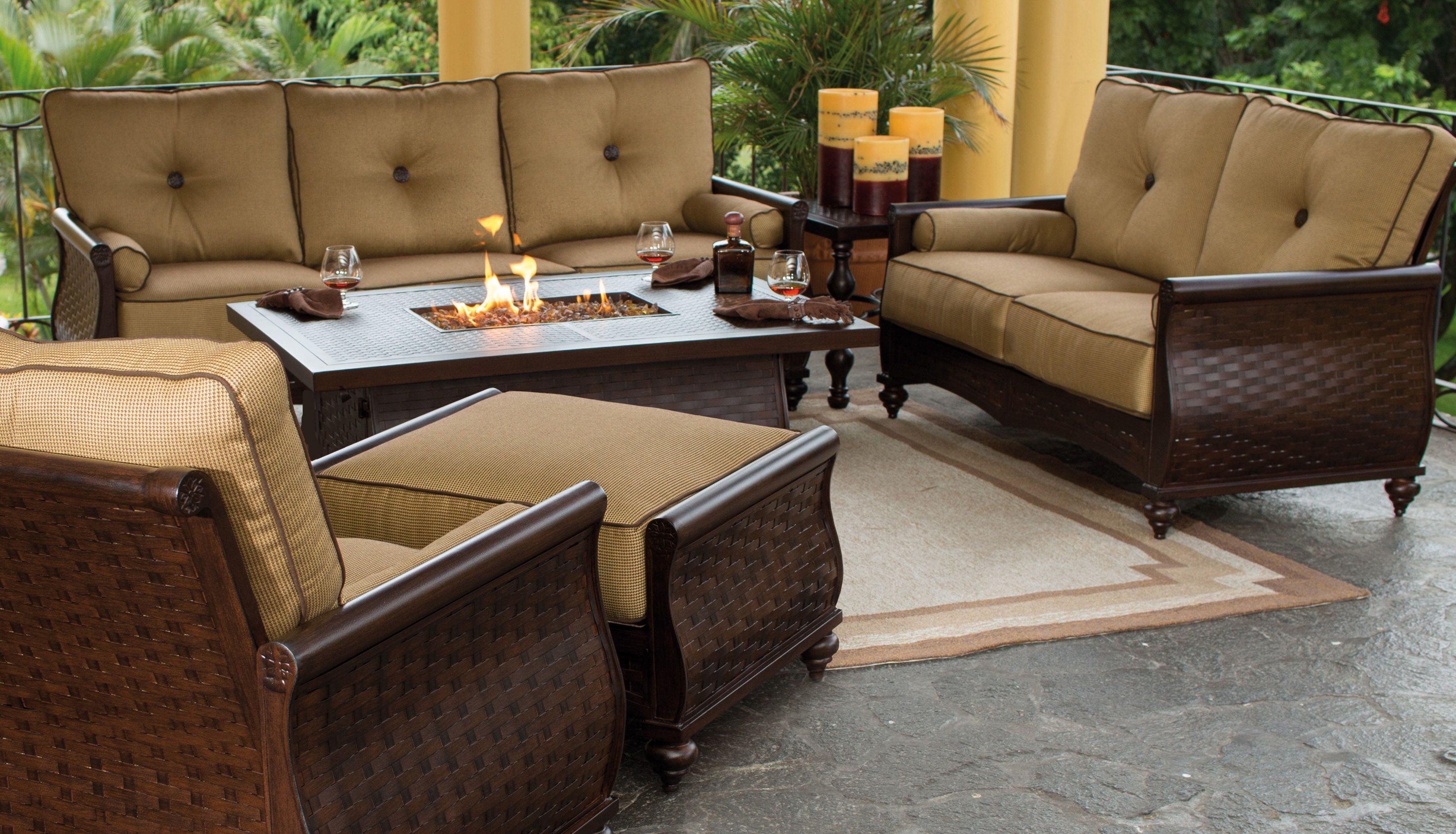Double Chaise Lounge With Most Recent High End Patio Umbrellas (View 1 of 20)