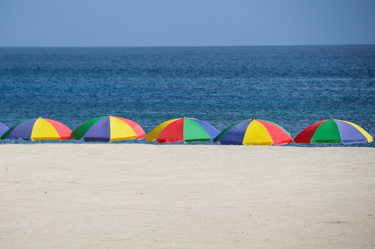 Fashionable Total Sun Block Extreme Shade Beach Umbrellas For The Best Beach Umbrellas For The Beach Bum In You (View 13 of 20)