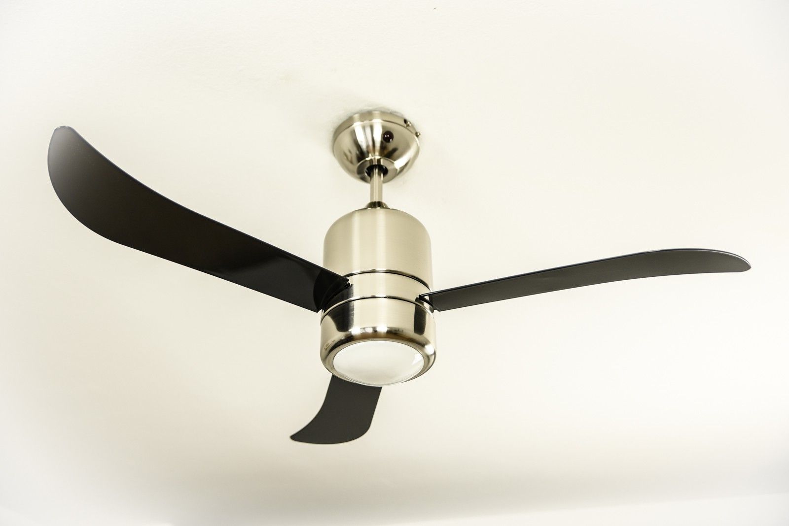 Well Known Loft 3 Blade Ceiling Fans Intended For Ceiling Fan Loft 112cm / 44" Nickel / Black With Light And Remote Control (View 8 of 20)