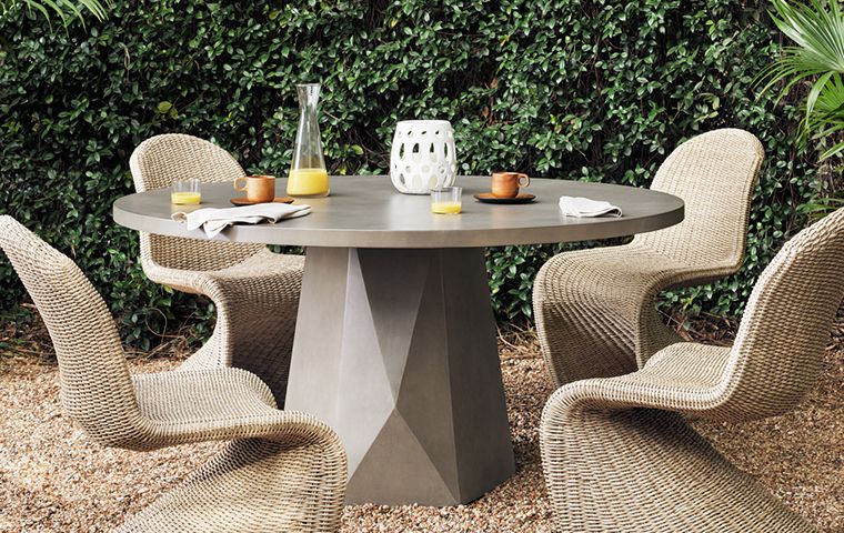 Trendy Concrete Furniture: Maintain The Outdoor Dining Table's Luxurious Look Regarding Modern Concrete Outdoor Tables (View 2 of 15)