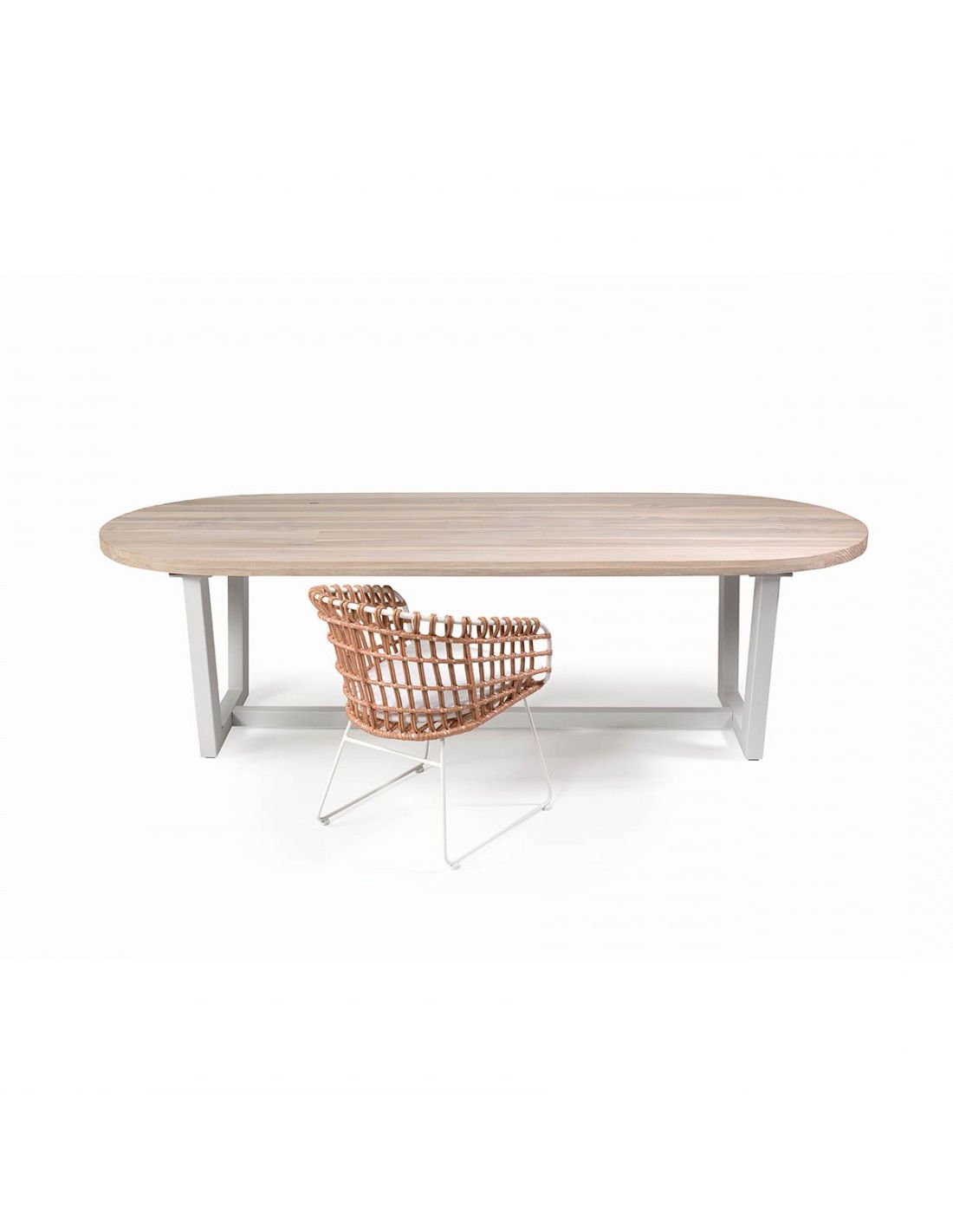 Well Known Oval Table Teak Wood And Light Metal With Metal Oval Outdoor Tables (View 11 of 15)